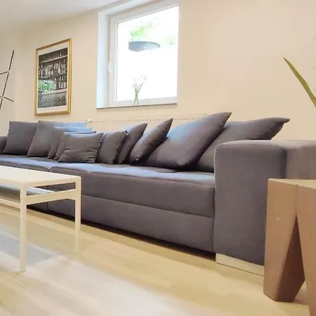 Flair-apartments 'salz & Flair' Kurstadt-appartment, 450 M Bahnhof, Fuer Urlaub Oder Geschaeftsreise, Innenstadtnah, Separater Eingang, 24 Std Check-in,wlan, 55 Zoll-fernseher, Streaming, Kueche, Regendusche, Doppelbett, Schlafsofa شقة *