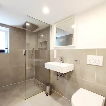 Flair-apartments 'salz & Flair' Kurstadt-appartment, 450 M Bahnhof, Fuer Urlaub Oder Geschaeftsreise, Innenstadtnah, Separater Eingang, 24 Std Check-in,wlan, 55 Zoll-fernseher, Streaming, Kueche, Regendusche, Doppelbett, Schlafsofa
