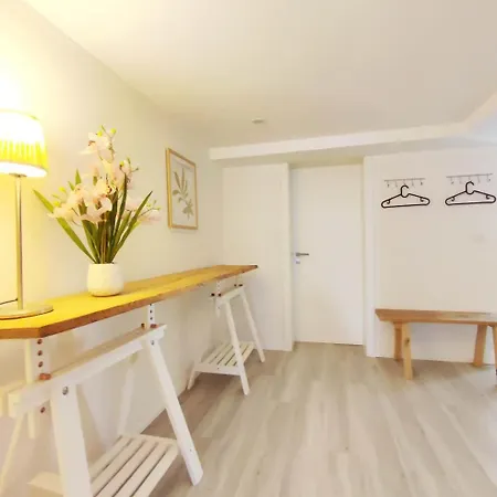 شقة Flair-apartments 'salz & Flair' Kurstadt-appartment, 450 M Bahnhof, Fuer Urlaub Oder Geschaeftsreise, Innenstadtnah, Separater Eingang, 24 Std Check-in,wlan, 55 Zoll-fernseher, Streaming, Kueche, Regendusche, Doppelbett, Schlafsofa باد سالزفلن